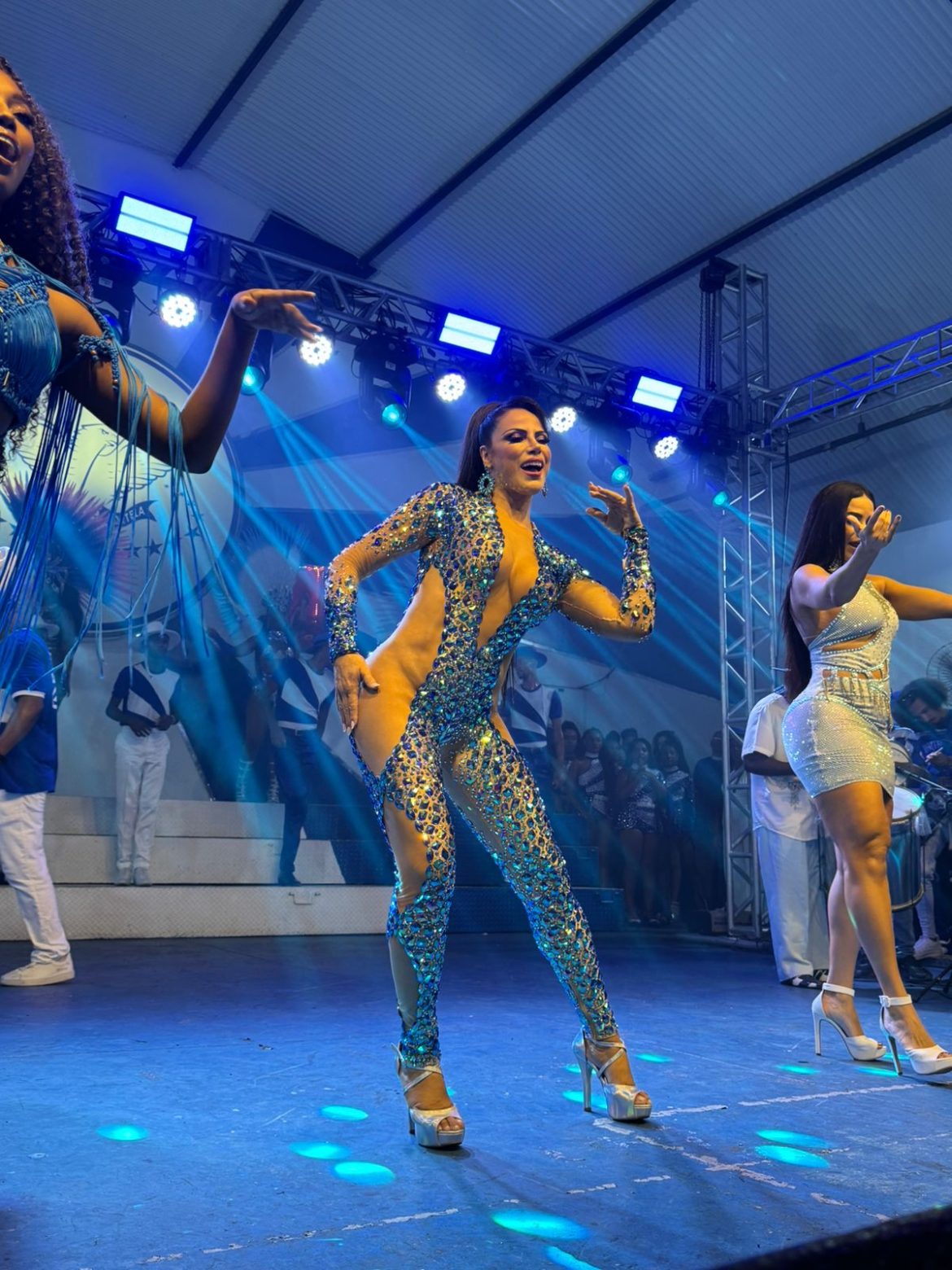 Musa da Portela Alice Alves, se destaca em noite de ensaio e conta como tem se preparado para folia Musa da Portela Alice Alves, se destaca em noite de ensaio e conta como tem se preparado para folia