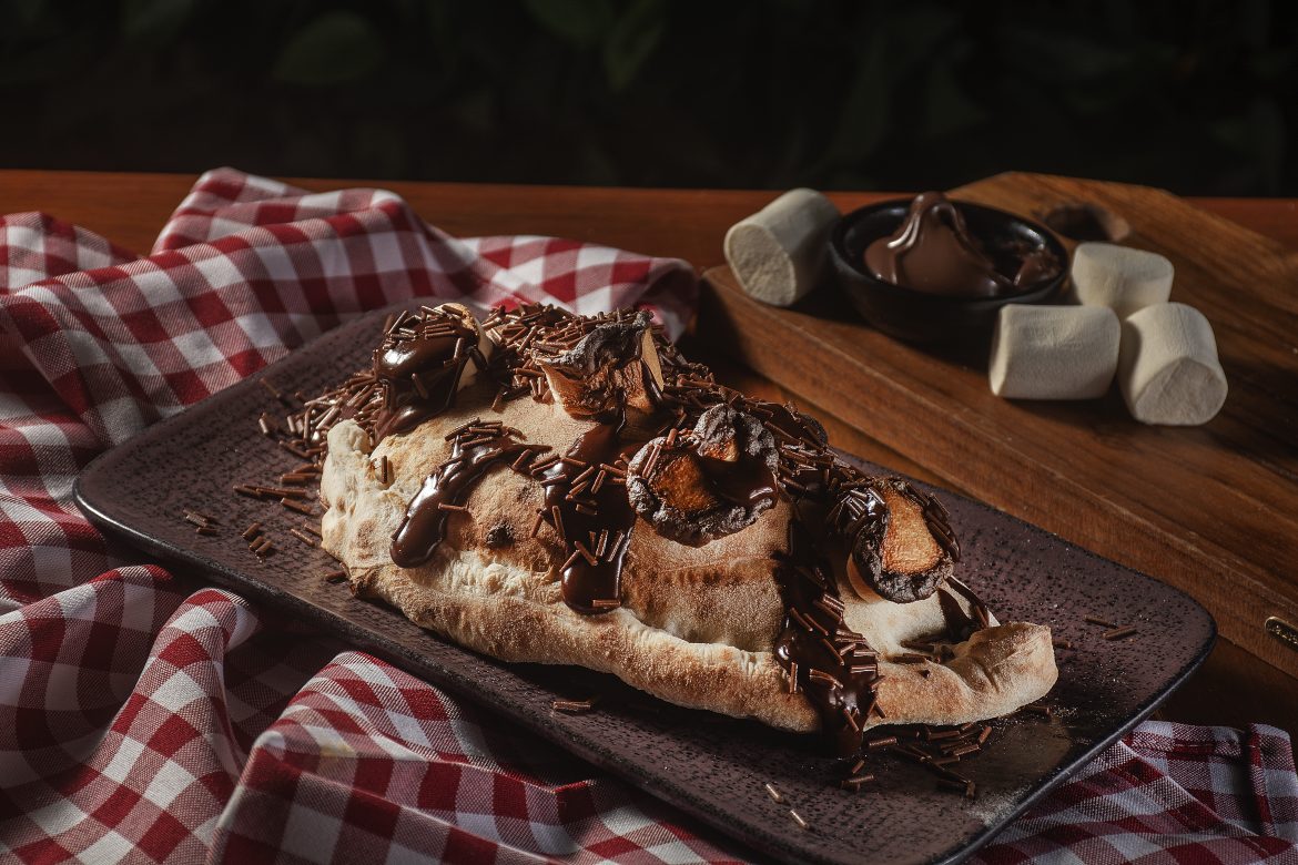 Artesanos Bakery – Calzone Artesanos Bakery - Calzone