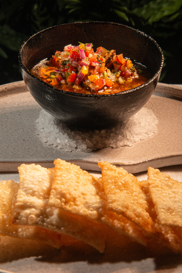 Banana da Terra – Vinagrete de mexilhão defumado com pastel de vento – Nova Entrada – Foto: Paratyiso Banana da Terra - Vinagrete de mexilhão defumado com pastel de vento - Nova Entrada - Foto: Paratyiso