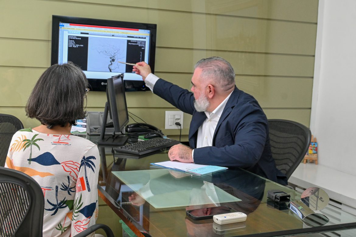 neurocirurgião Orlando Maia