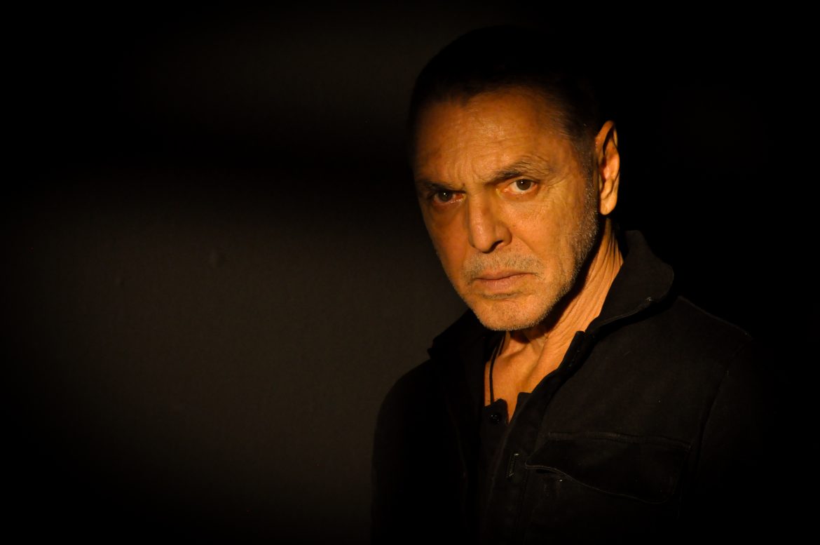 Guilherme Leme em O Estrangeiro, foto Gustavo Leme