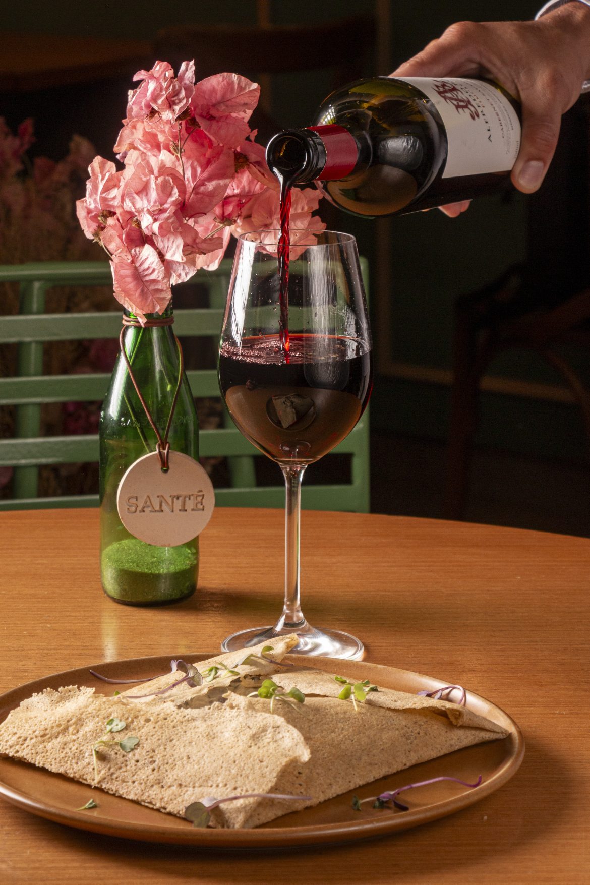 Marsennay (Vegetariano) - Queijo de cabra, cogumelos frescos ao perfume de alecrim e molho suave de alho