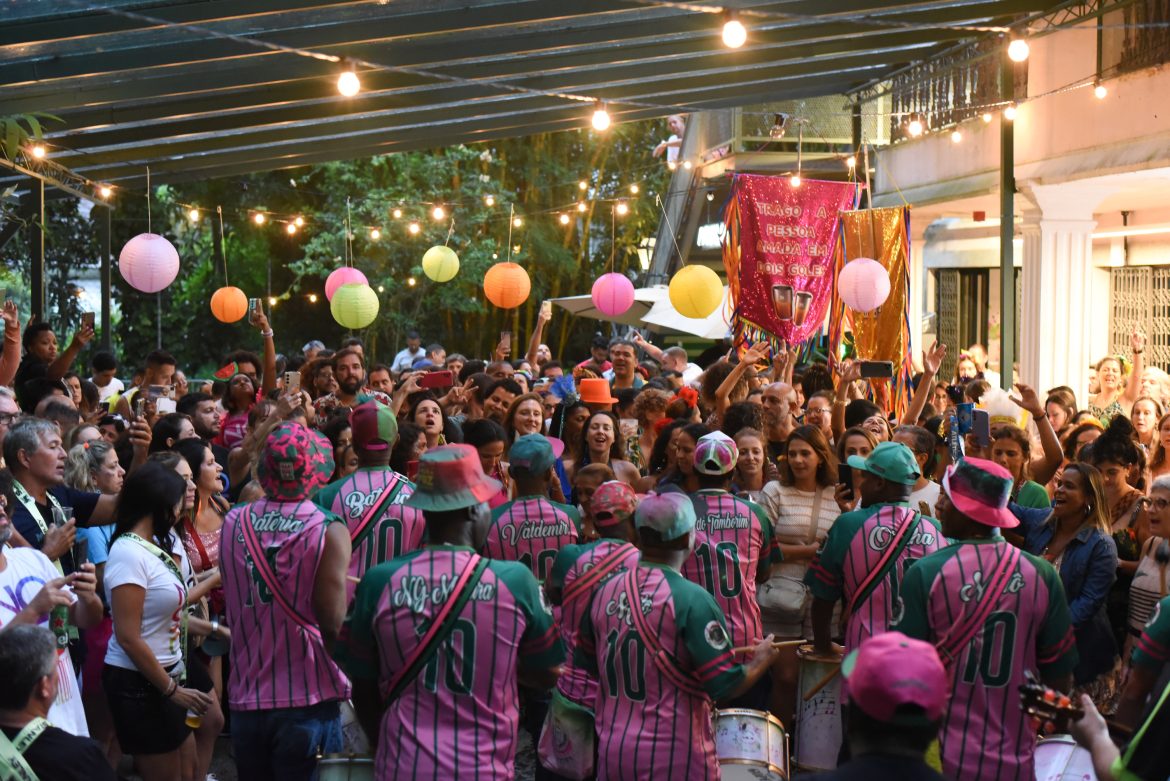 Já é Carnaval: JO&JOE Rio tem feijoada com samba e ensaio de blocos