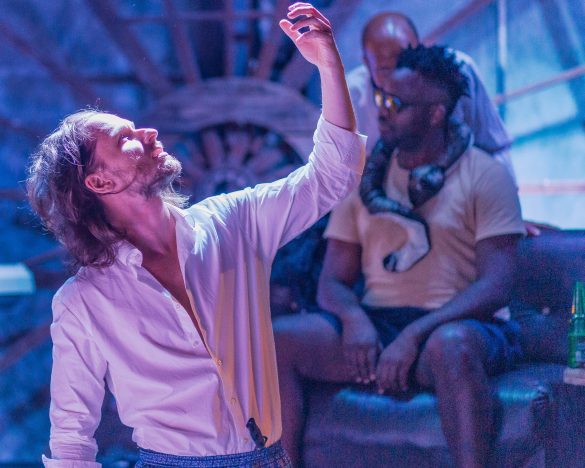 Shakespeare Embriagado – Foto; Marcos Moraes Shakespeare Embriagado - Foto; Marcos Moraes