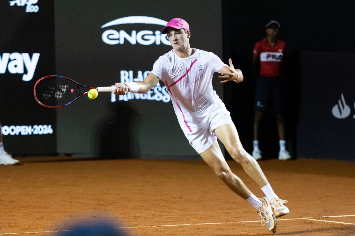 João Fonseca na quadra Gustavo Kuerten (Peter Wrede/Rio Open)