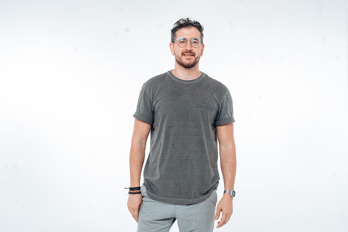 Afonso Padilha está de volta ao palco do Teatro Riachuelo Rio com seu novo solo