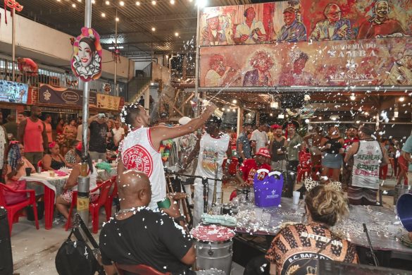 Vem Aí o Carnaval do Renascença Clube: Alegria, Samba e Resenha!