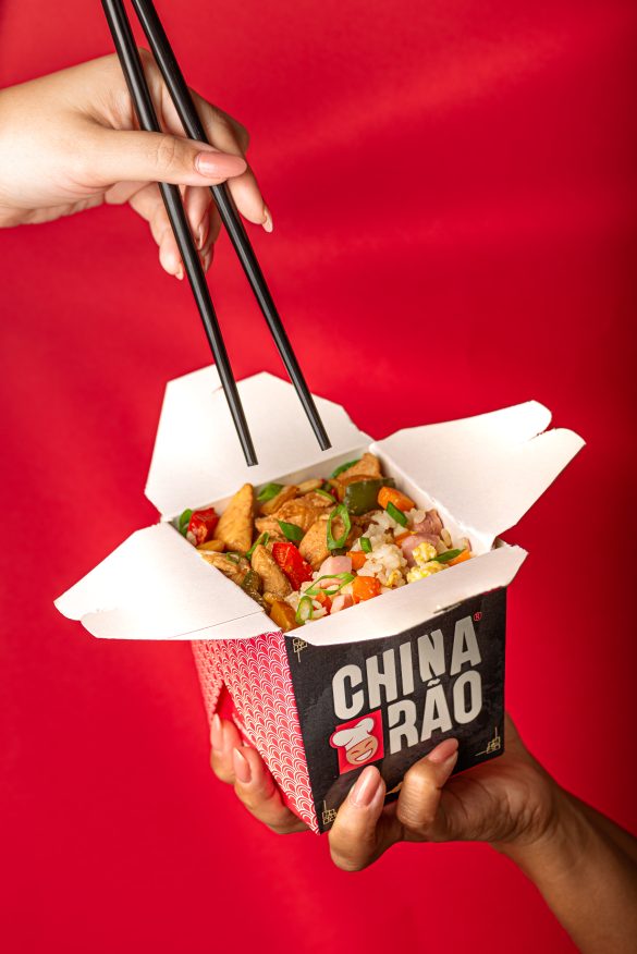 China Rão - Frango Xadrez com Yakimeshi - Foto Caio Rabello Macedo