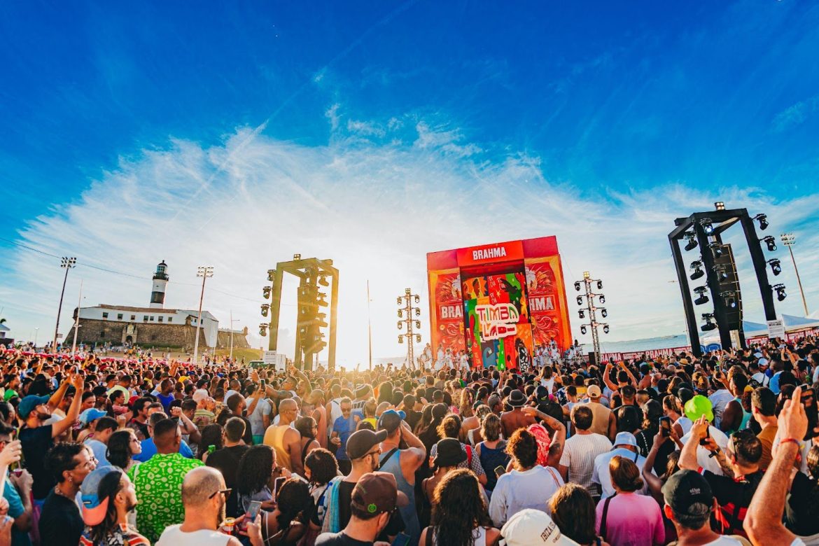 Brahma abre as portas para o Carnaval com nova campanha e show do Timbalada no Farol da Barra, em Salvador Brahma abre as portas para o Carnaval com nova campanha e show do Timbalada no Farol da Barra, em Salvador