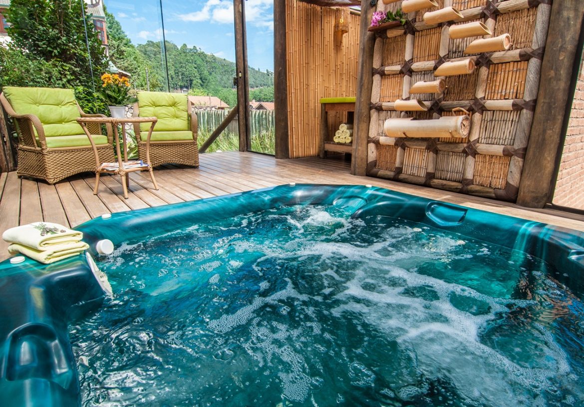 Spa da pousada Águia Dourada piscina com hidromassagem