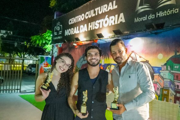 Jovens roteiristas terão textos transformados em espetáculo no Centro Cultural Moral da História Jovens roteiristas terão textos transformados em espetáculo no Centro Cultural Moral da História