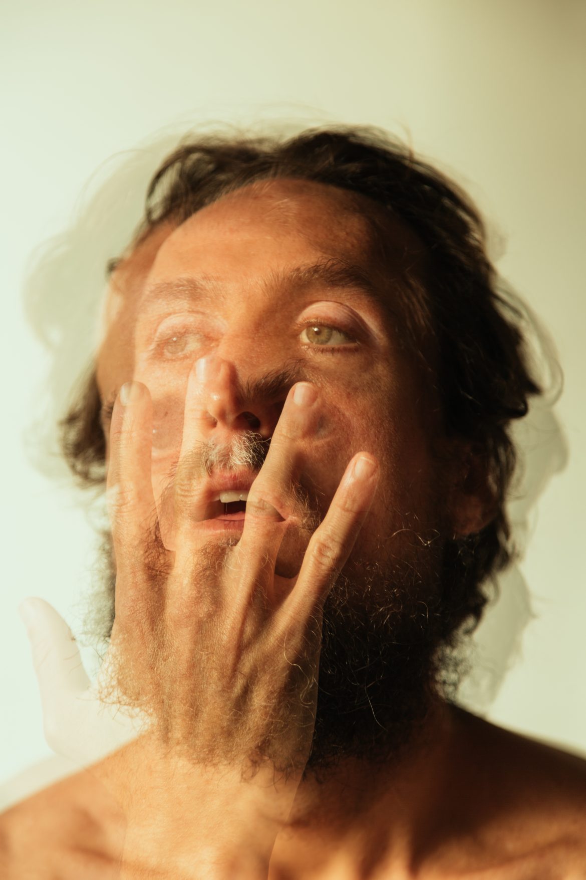 Angel Ferreira abre nova temporada da peça “Sidarta”