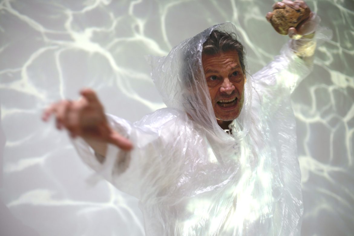 Thierry Trémouroux em O Bicho Grografico, foto Marilha Galla Thierry Trémouroux em O Bicho Grografico, foto Marilha Galla