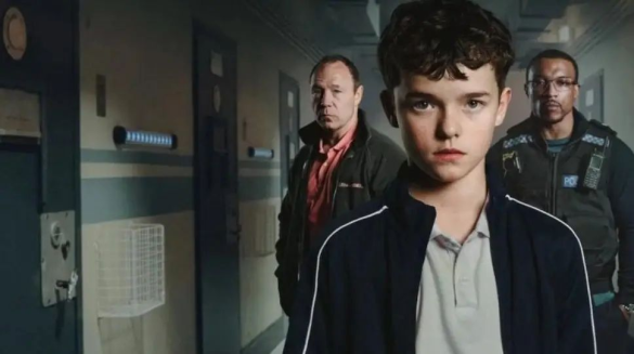 Minissérie britânica "Adolescência" dispara interesse público após estreia na Netflix