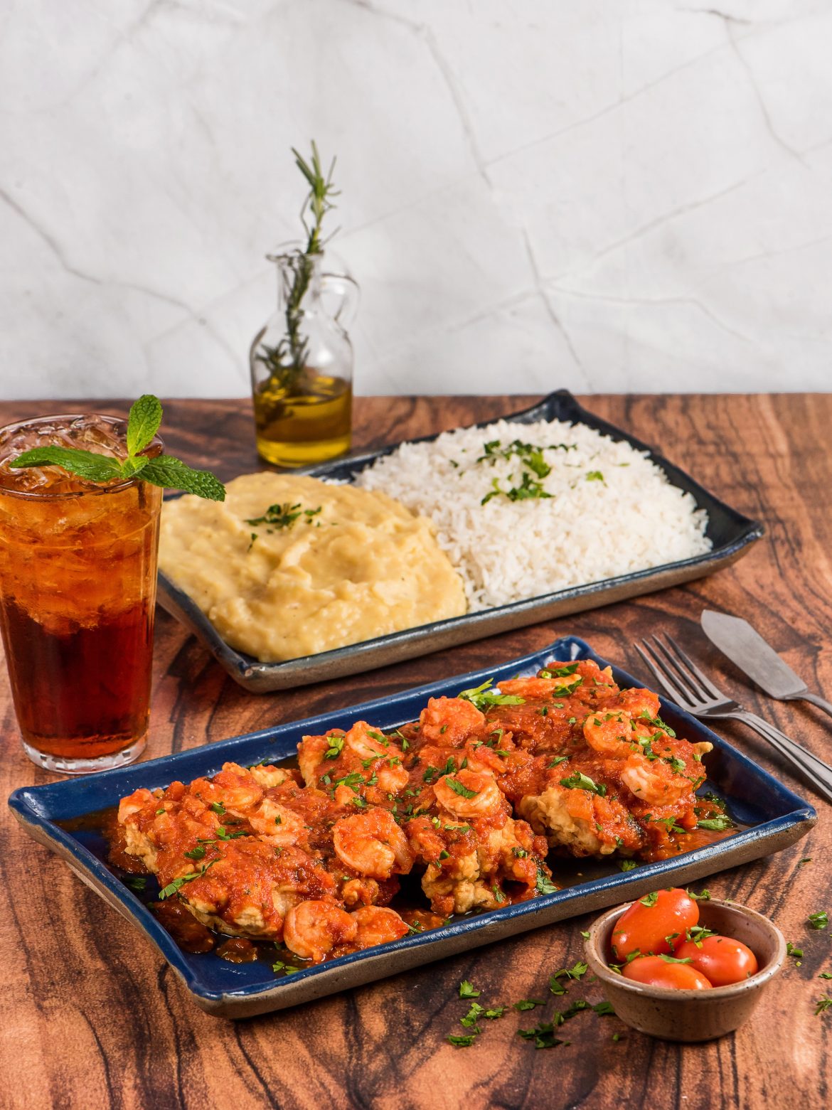 REFEIÇÃO_FILÉ DE PEIXE COM MOLHO DE CAMARÃ – VANTUIL REFEIÇÃO_FILÉ DE PEIXE COM MOLHO DE CAMARÃ - VANTUIL