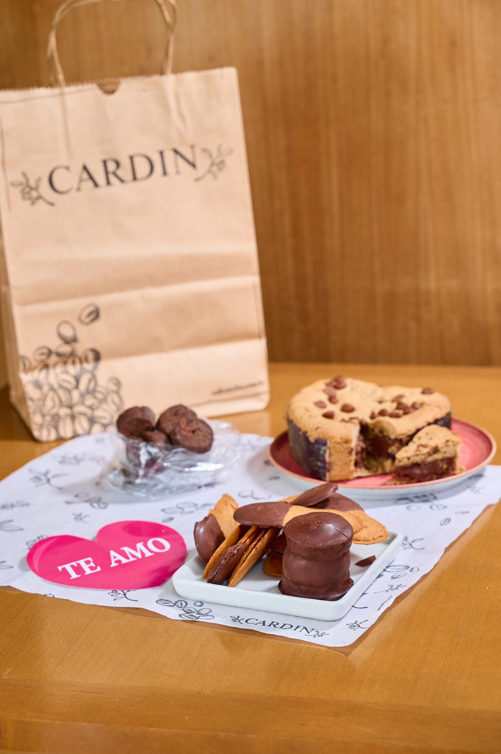 Cardin cria produtos especiais para o Dia dos Namorados 7 Cardin - Kit Delícias do Amor