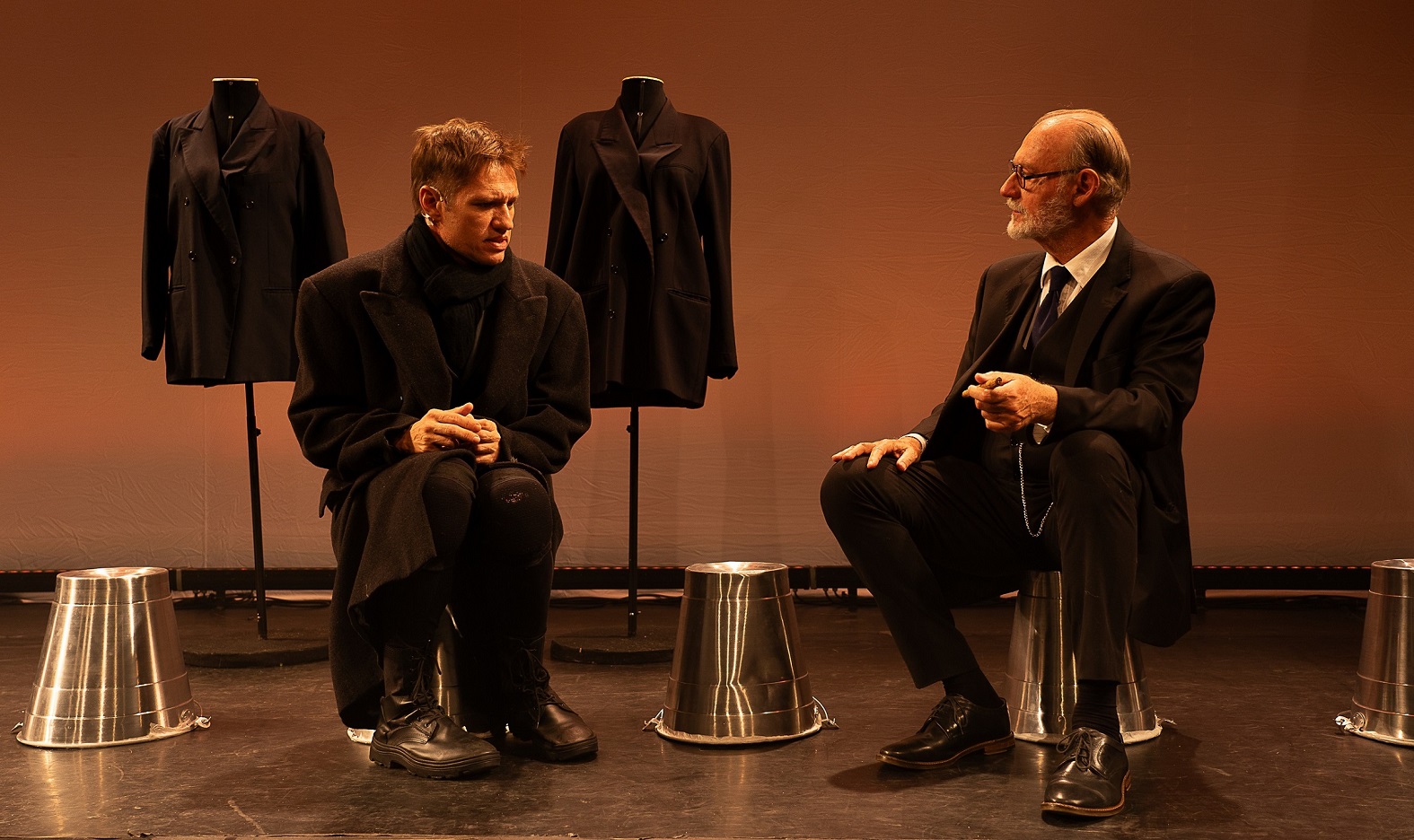 “Freud e o Homem dos Ratos”, de Antonio Quinet, tem temporada prorrogada no Teatro Vannucci 7 Freud e o Homem dos Ratos - foto; Léo Silva (2)