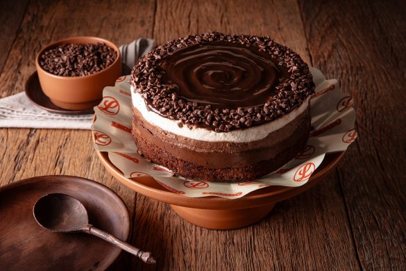 Torta Mousse Três Chocolates Lecadô