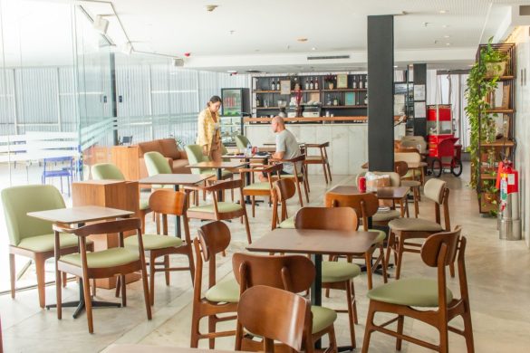 Teatro Adolpho Bloch celebra o Dia das Mães com espetáculo infantil e almoço especial no Café Betina