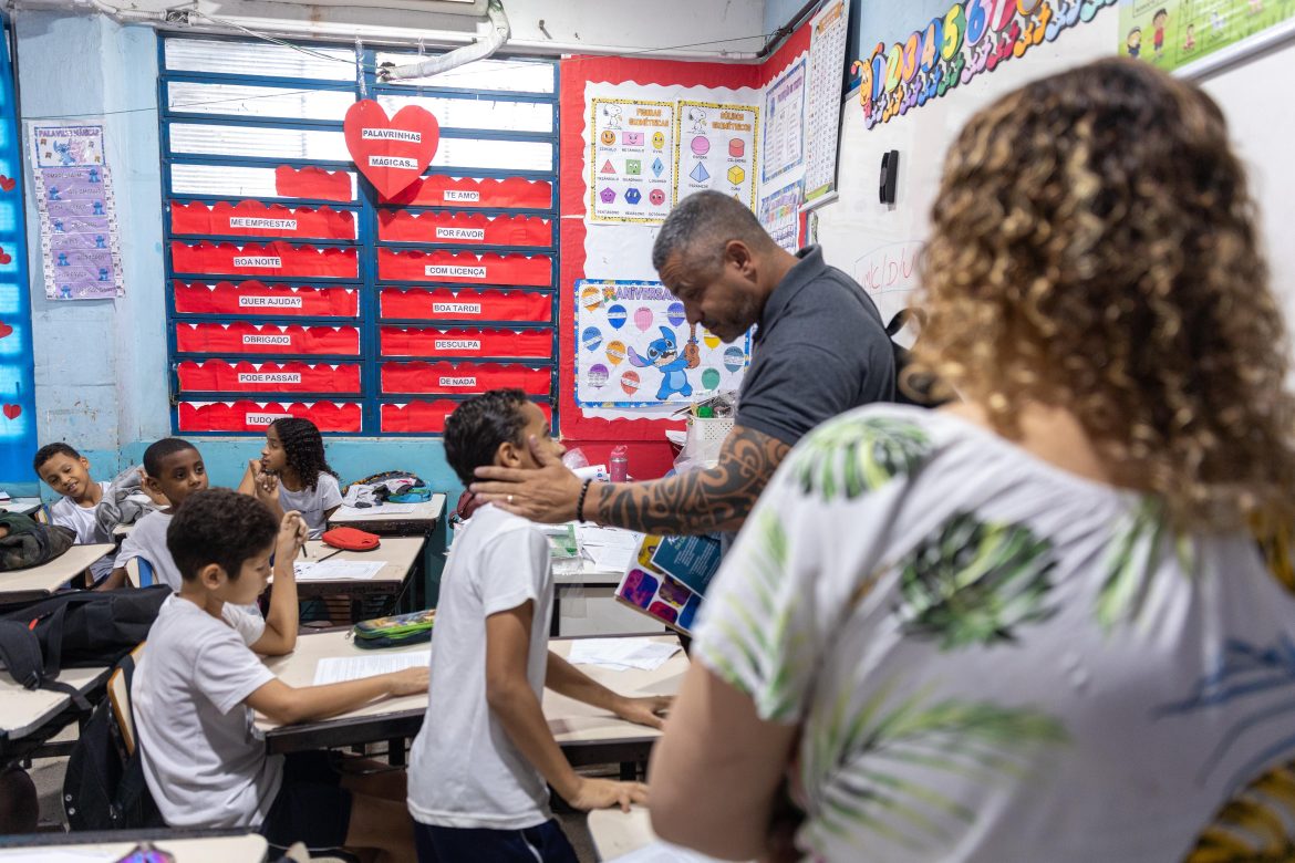 ONG Nóiz lança campanha para conscientizar sobre pessoas com deficiência em escola da Cidade de Deus