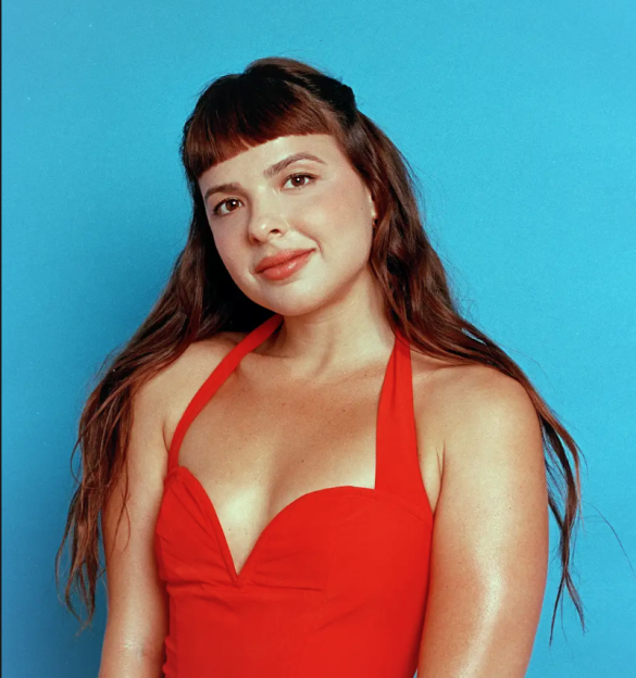 Casa Light 120 anos recebe Julia Mestre em show intimista