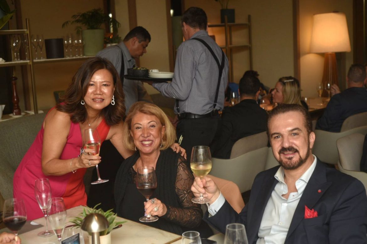 Jeannie Tancredi ,Angela Costa e Sérgio Chamone