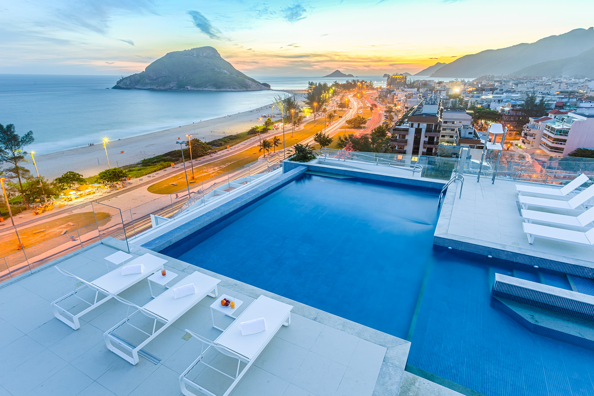 CDesign Hotel apresenta pacotes especiais para as férias de julho 8 CDesign - Piscina - Divulgação