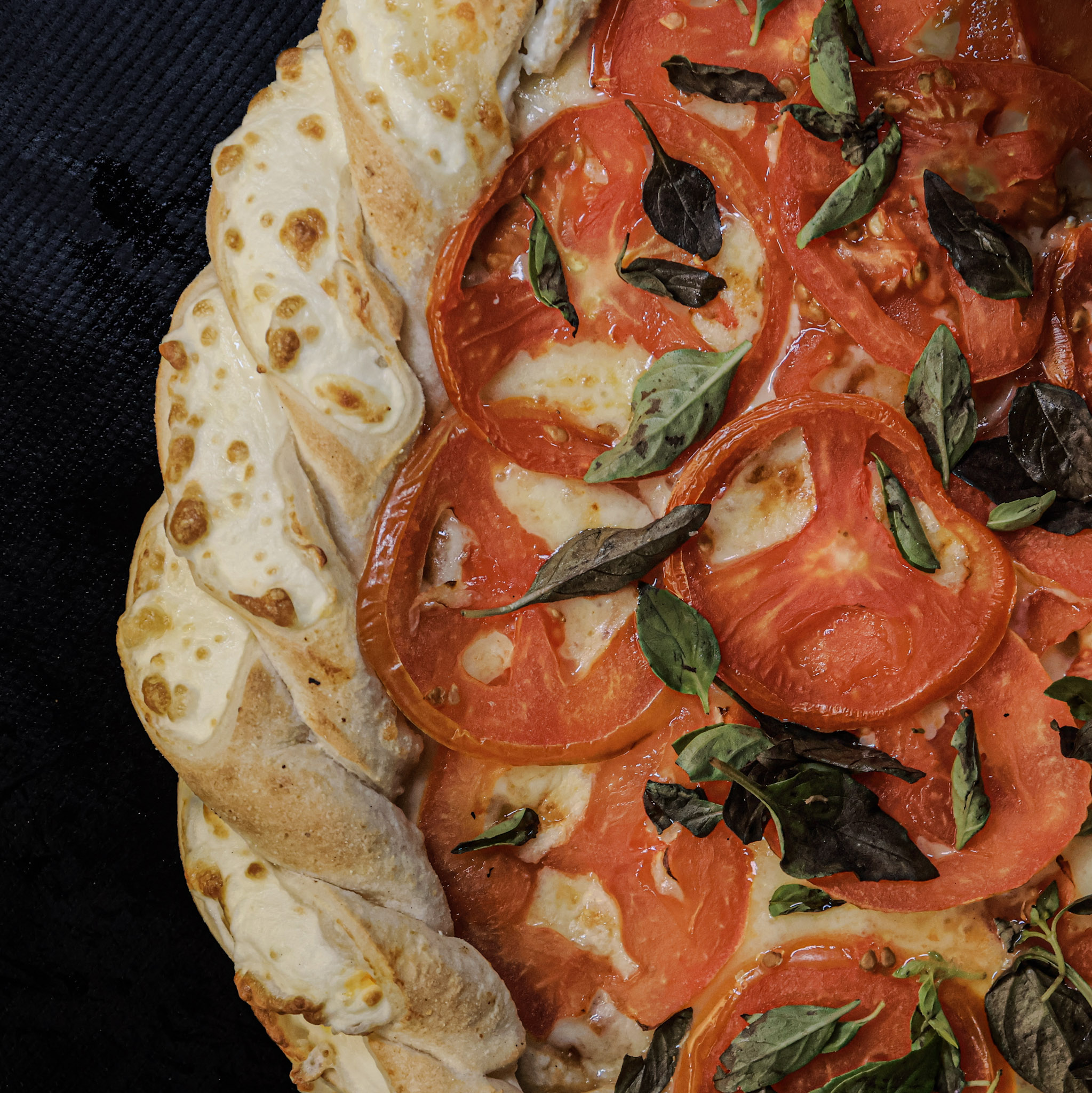 Menu do dia: pizza com nobreza! Øliver’s celebra Dia da Pizza com versão grátis e roleta premiada 7 Olivers - Pizza Margherita