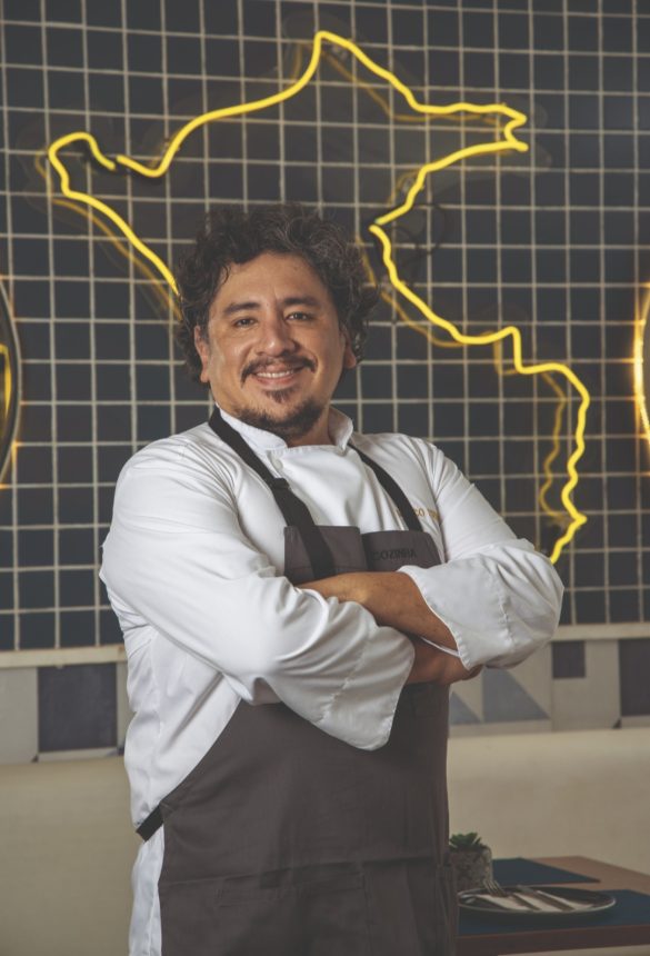 Chef Marco Espinoza lança o livro Manual do ceviche: uma viagem ao Peru guiada por sua receita mais famosa Chef Marco Espinoza lança o livro Manual do ceviche: uma viagem ao Peru guiada por sua receita mais famosa