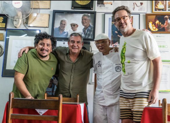 Chef Marco Espinoza lança o livro Manual do ceviche: uma viagem ao Peru guiada por sua receita mais famosa Chef Marco Espinoza lança o livro Manual do ceviche: uma viagem ao Peru guiada por sua receita mais famosa