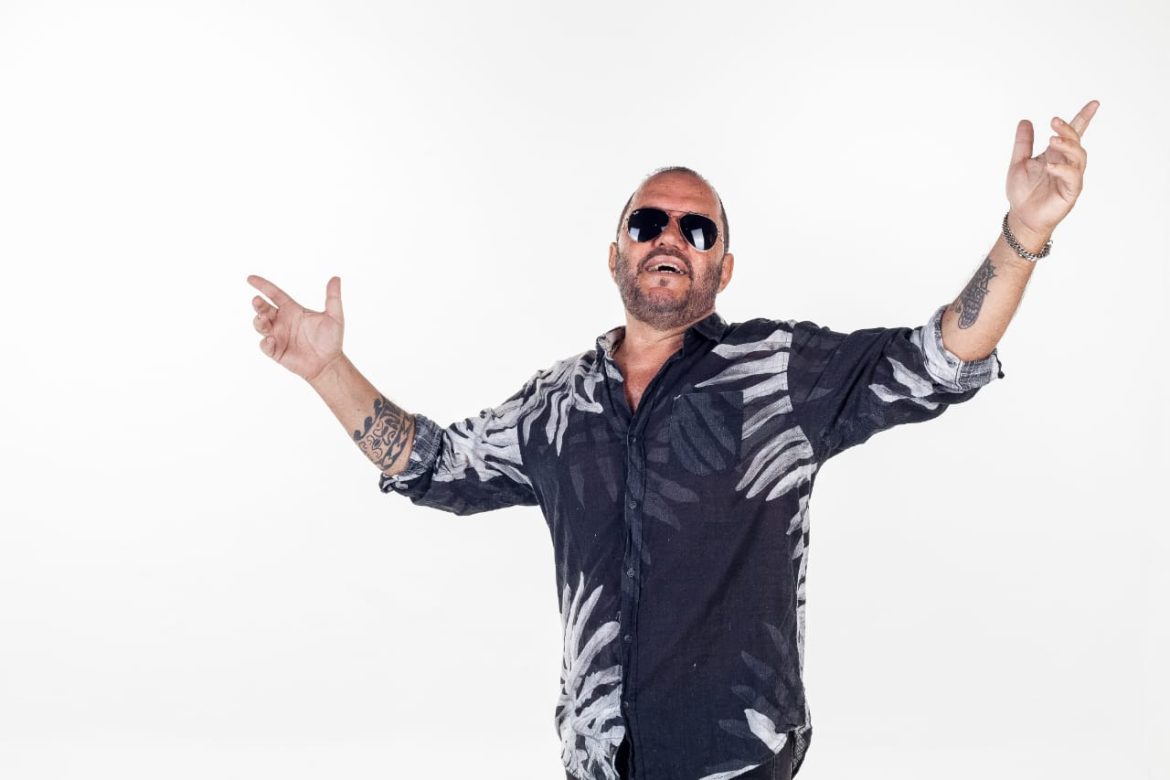 Samba do Peixe convida Toninho Geraes no Projeto Roda de Samba