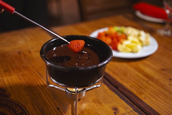 Resort Le Canton, em Teresópolis, promove pela primeira vez Festival de Fondue com três opções em sequência