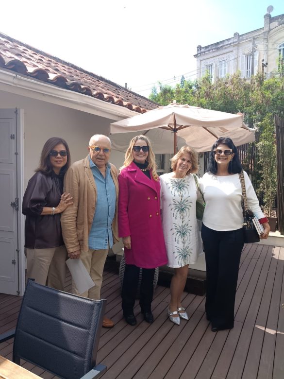 Jeannie e Massimo Tancredi com Viviane Fernandes ,a consulesa da República Dominicana Verônica de Rubio e Dorys Daher .