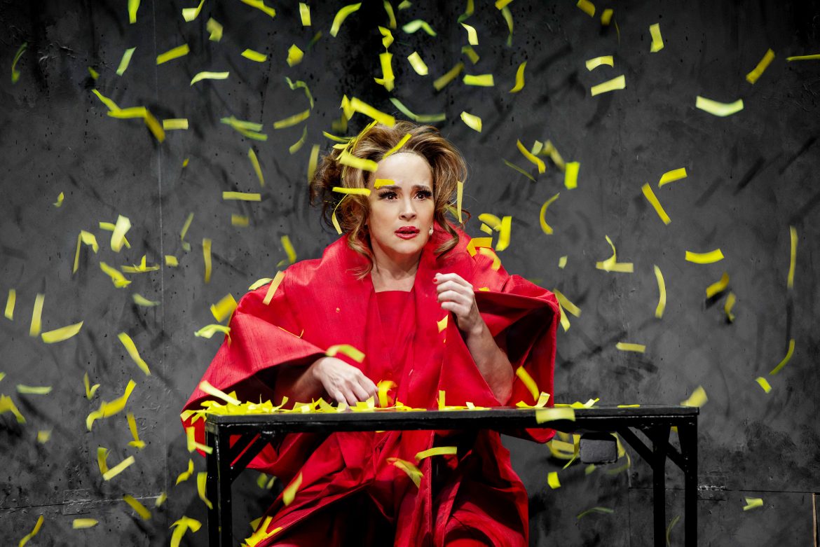 Gabriela Duarte em O Papel de Parede Amarelo e Eu