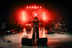 “LumiAR-TE recebe Thati Dias com show “Soturna” 7