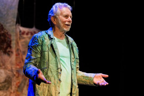 Jonas Bloch estreia curta temporada do espetáculo “Delírio”