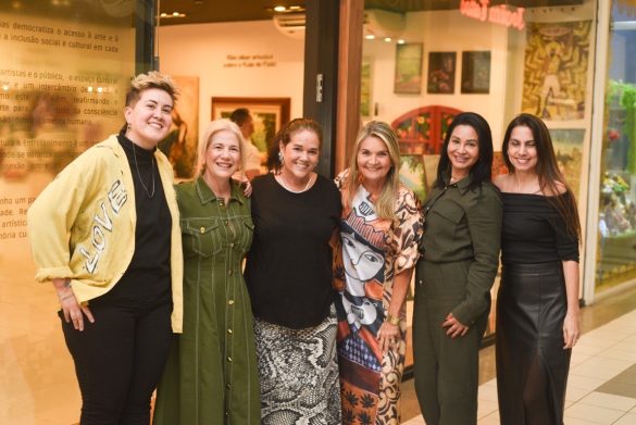 As artistas participantes com Fátima Simões