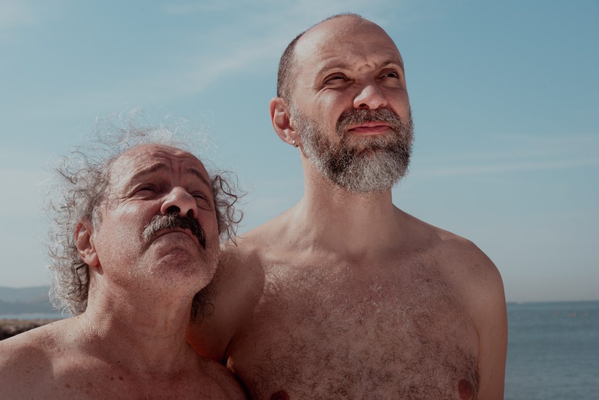 Flutuando - Foto-Carolina Spork]