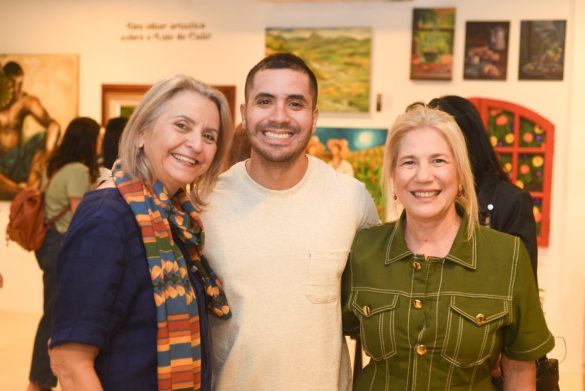 Constança Carvalho ,Matheus Oliveira e Fátima Simões .