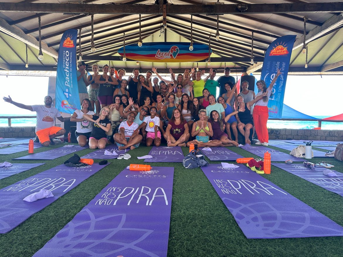 Um amanhecer diferente: Conexões Cacau traz ao Rio ritual de renovação na Praia da Reserva Um amanhecer diferente: Conexões Cacau traz ao Rio ritual de renovação na Praia da Reserva