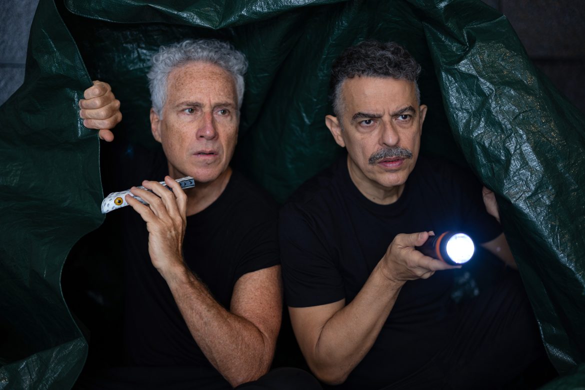 Gustavo Gasparani e Isio Ghelman em Nas Selvas do Brasil, foto Nil Caniné