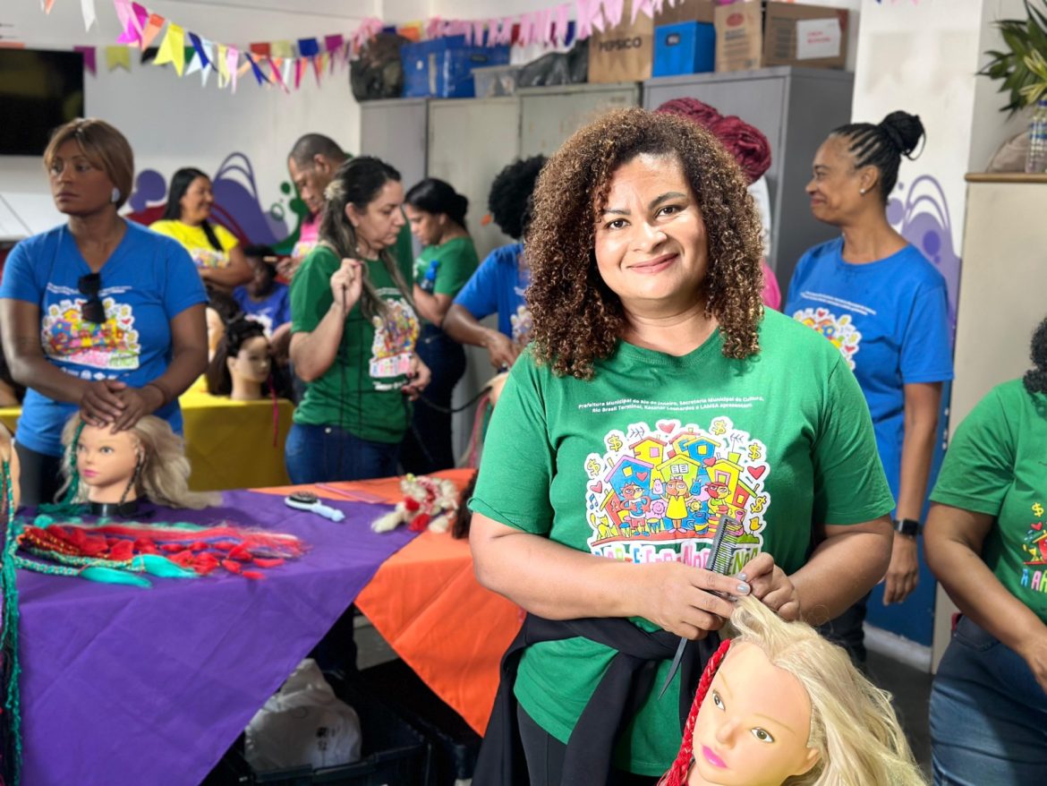 Qualificação profissional: projeto social oferece vagas gratuitas para cursos de maquiagens, decoração de unhas, tranças, fantasias e adereços no Rio