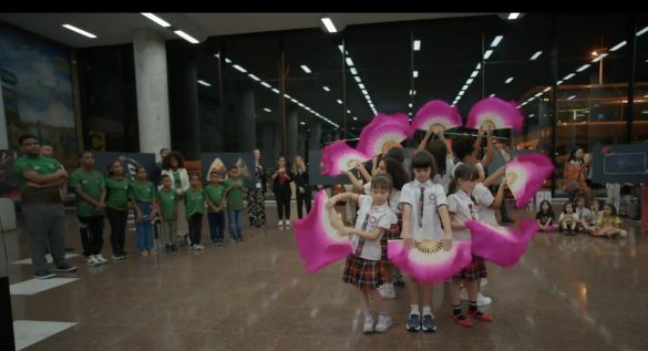 Exposição “Coisas da China” estreia com sucesso e emociona público no Aeroporto Santos Dumont