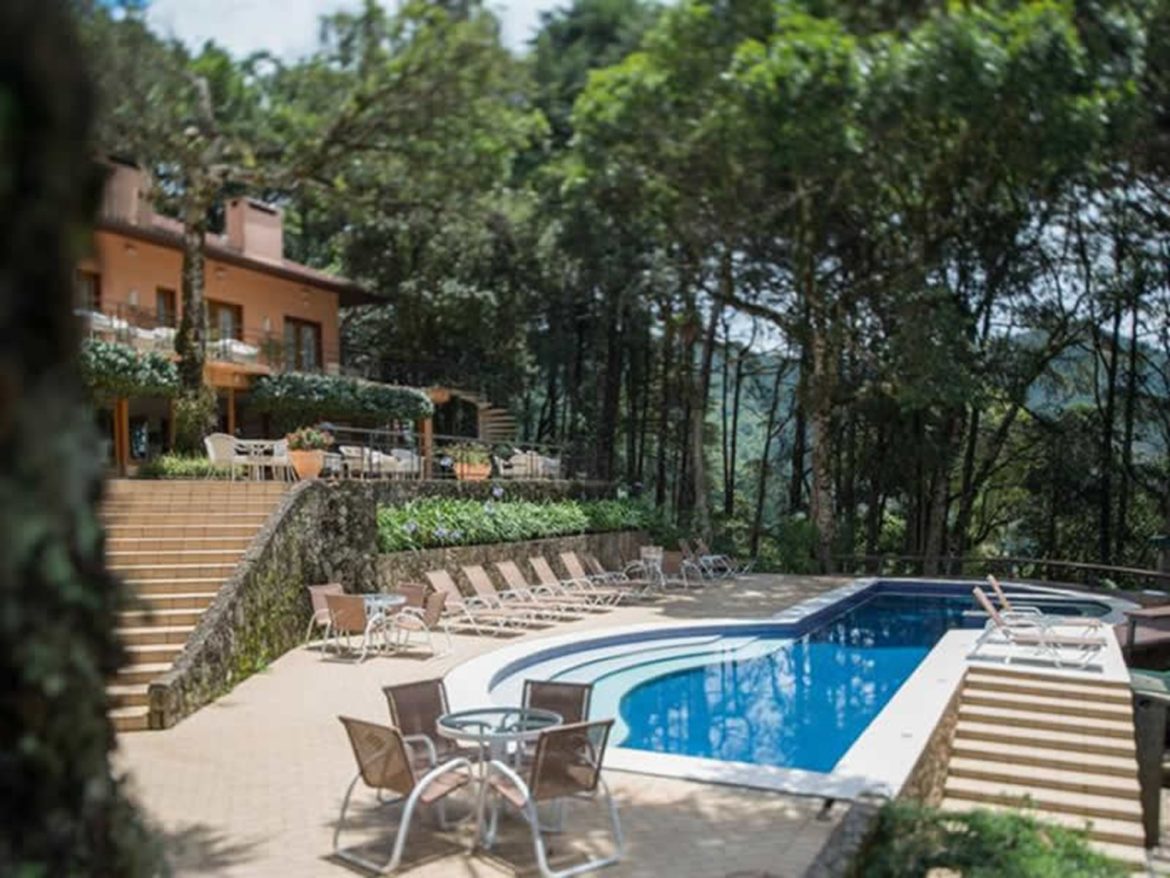 Piscina Kuriuwa Hotel