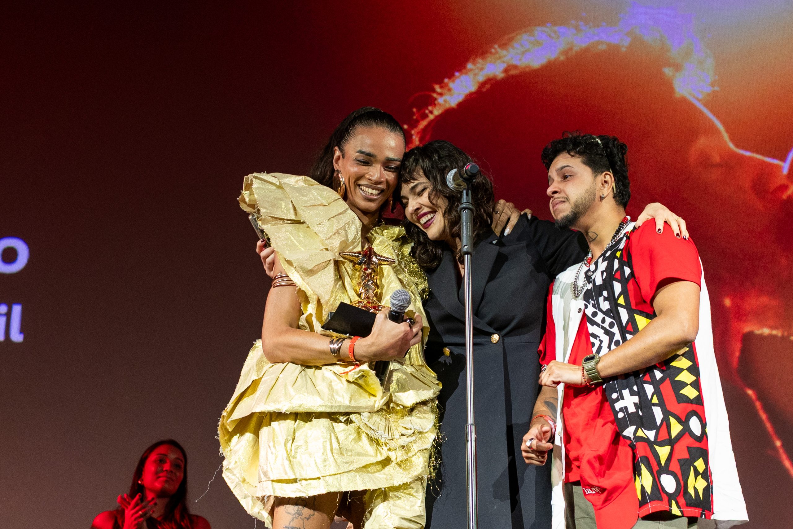 Isis Broken celebra premiações com o documentário “Apolo” no Festival do Rio 7 Isis Broken celebra premiações com o documentário “Apolo” no Festival do Rio