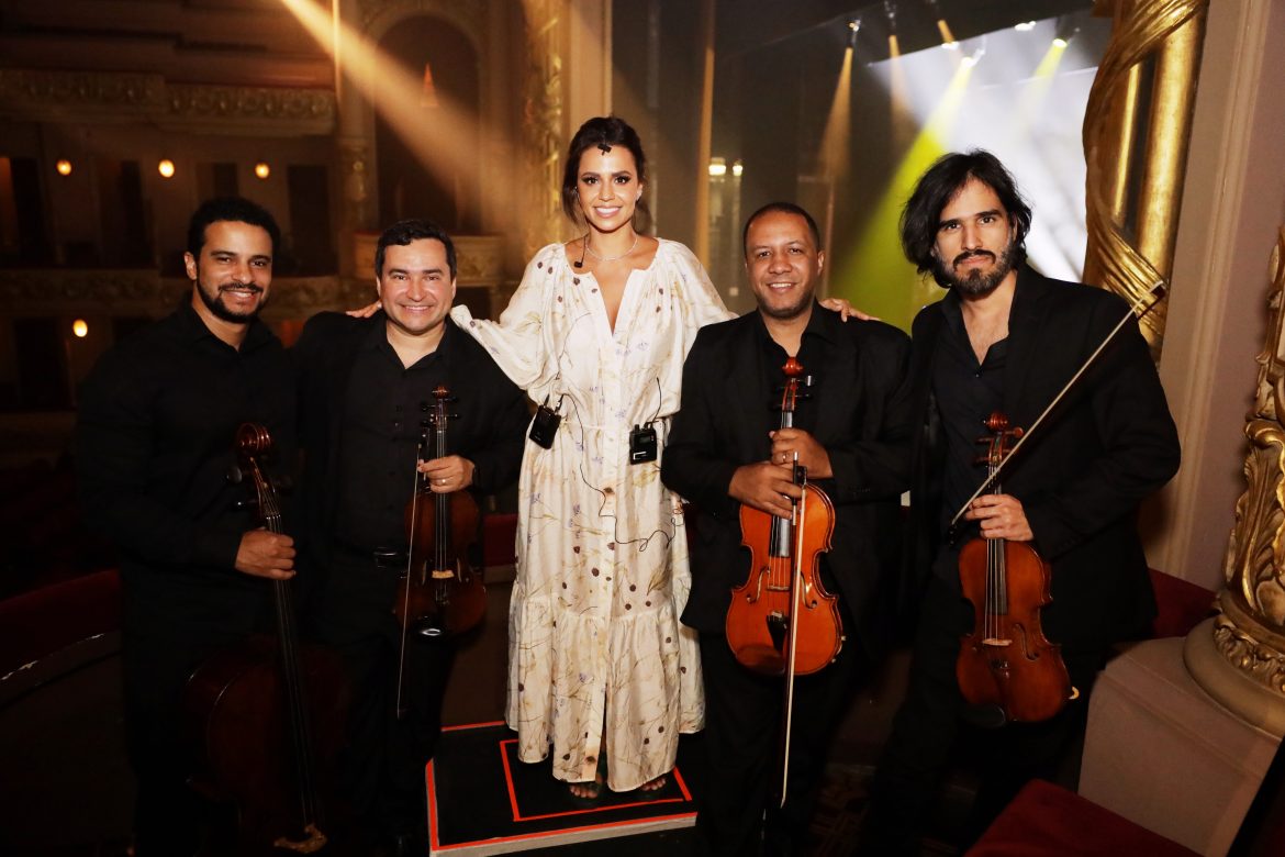 Carla e o quarteto de cordas - Foto Guilherme Lima