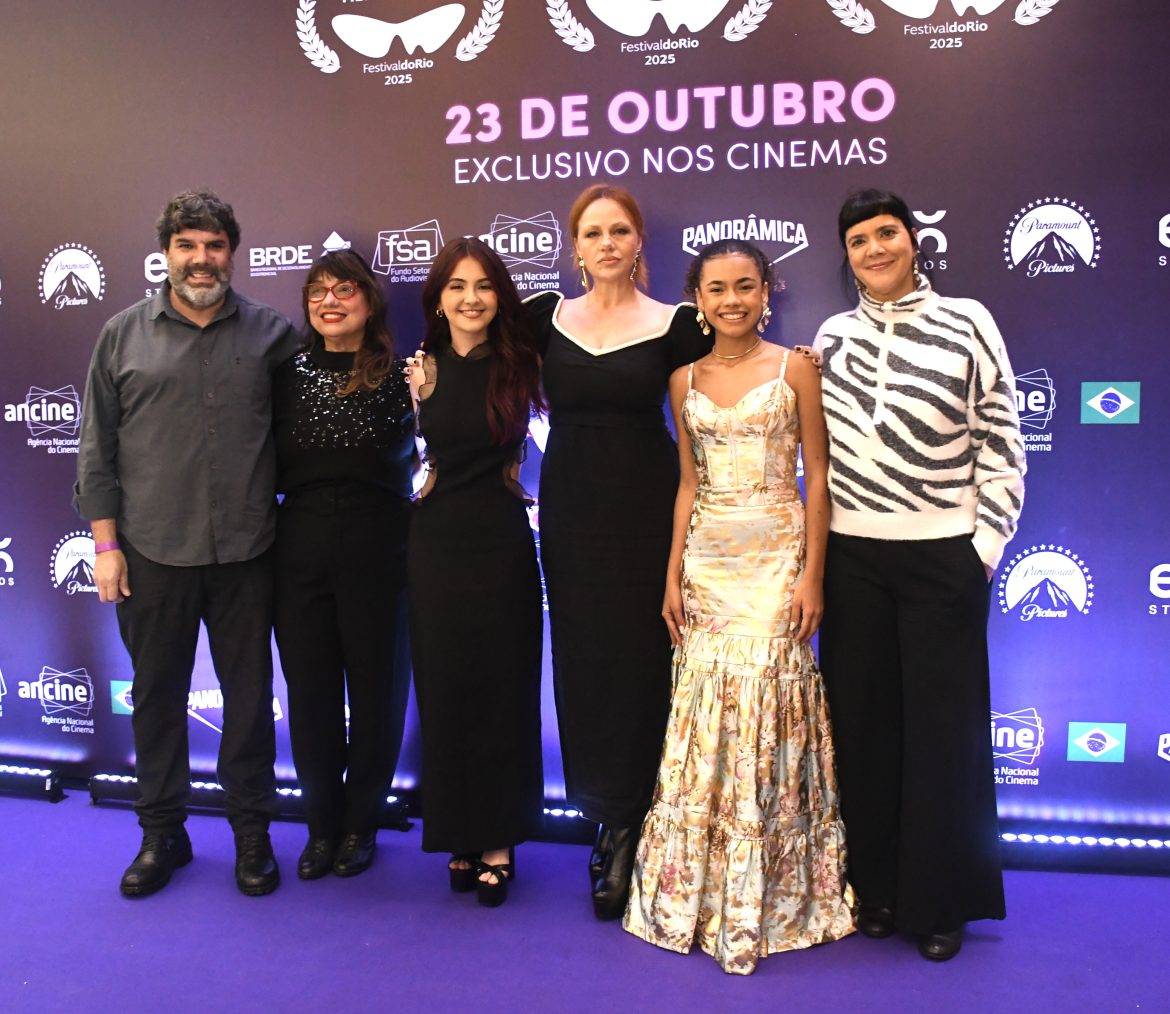 Rodrigo Montenegro, Susanna Lira, Klara Castanho, Karine Teles, Alana Cabra e Mara Lobão. Foto: Nicolau Satudi