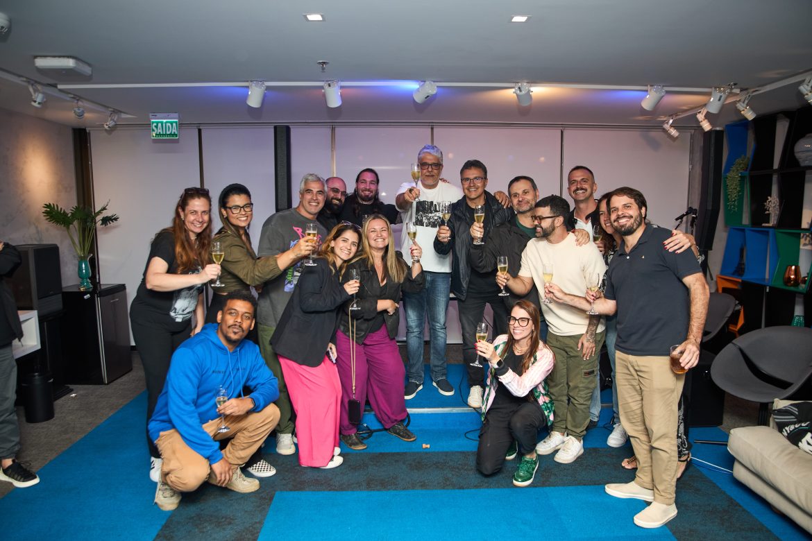 Equipe da Universal Music Brasil comera parceria com Mucho Thanks Equipe da Universal Music Brasil comera parceria com Mucho Thanks
