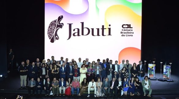 O ouvidor do Brasil: 99 vezes Tom Jobim é eleito Livro do Ano no Prêmio Jabuti 2025 O ouvidor do Brasil: 99 vezes Tom Jobim é eleito Livro do Ano no Prêmio Jabuti 2025