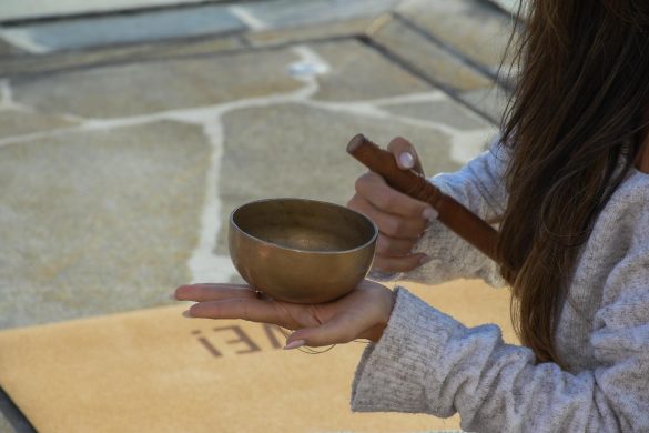 Rio Othon Palace promove aulão de Yoga com Esther Bruno e brunch minimalista do chef Rubens Gonçalo no rooftop